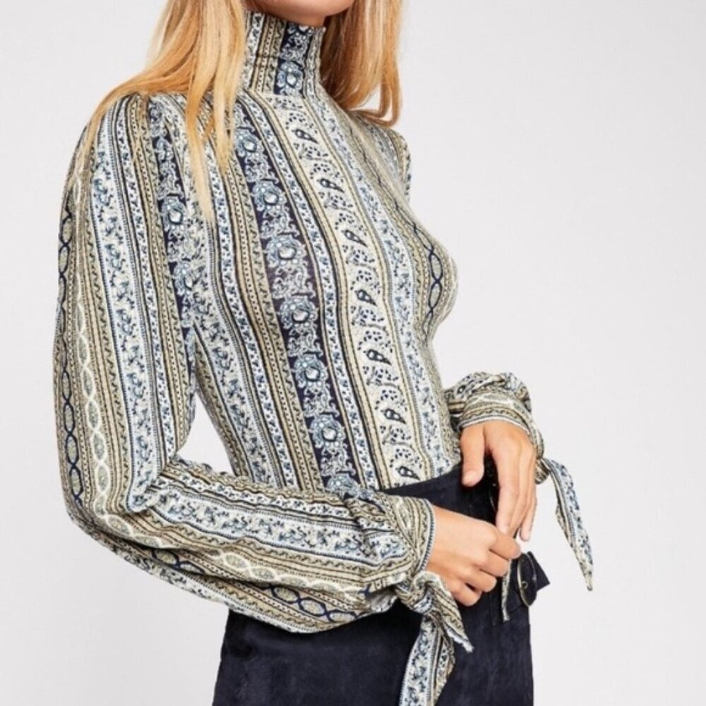 FREE PEOPLE Donatella Women's Mock Turtleneck Puff Shoulder Sleeve Paisley Top S